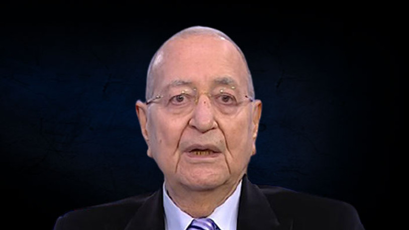 'Kenan Evren’in çocuğu olduğu için atıp tutuyor'