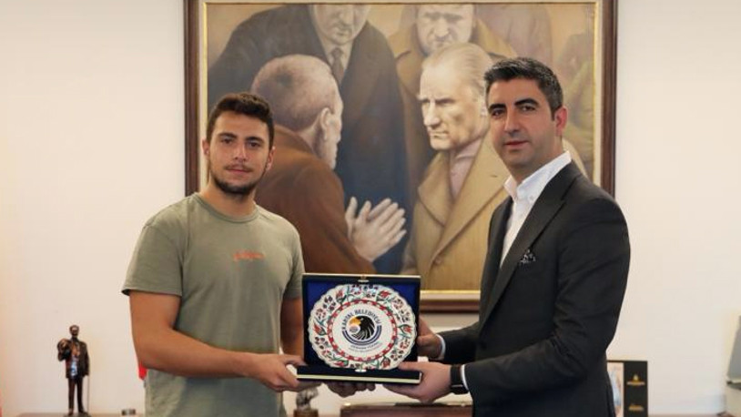 Şampiyon Milli Kürekçi Ali Ardıl İlgün'den Başkan Yüksel'e ziyaret