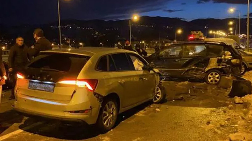 Samsun'da feci kaza... 14 araç birbirine girdi