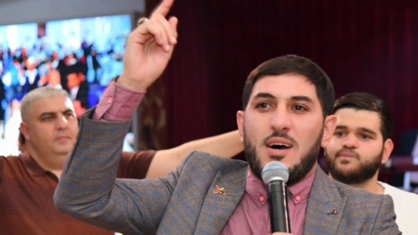 Azeri Şarkıcı Nurlan’ın Yaşa Azerbaycan Şarkısı Ülkeyi Sarstı