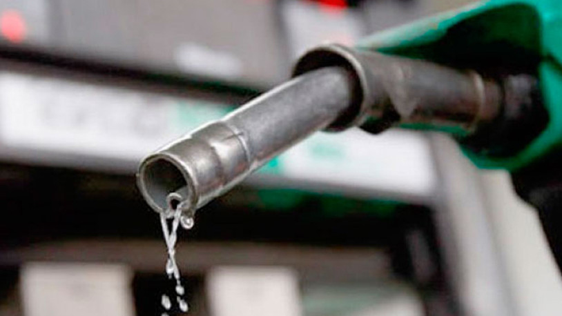 Benzine büyük zam geldi