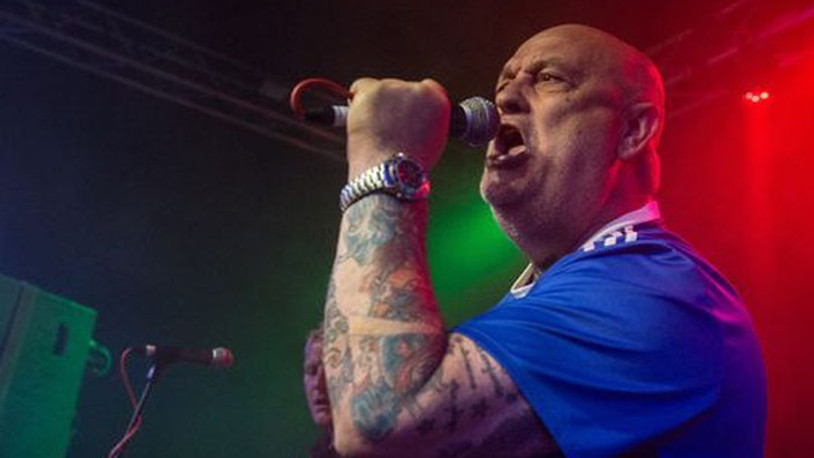 Efsanevi şarkıcı hayatını kaybetti