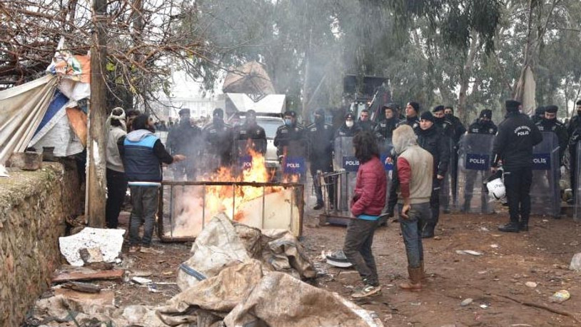 Atık kağıt işçilerine operasyon! Arabalarına el konuldu