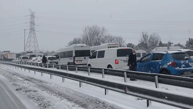 E-5 karayolunda uzun araç kuyrukları oluştu 