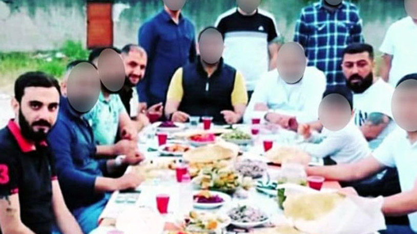 Fotoğraf ortaya çıktı: Katiliyle yemek yemiş