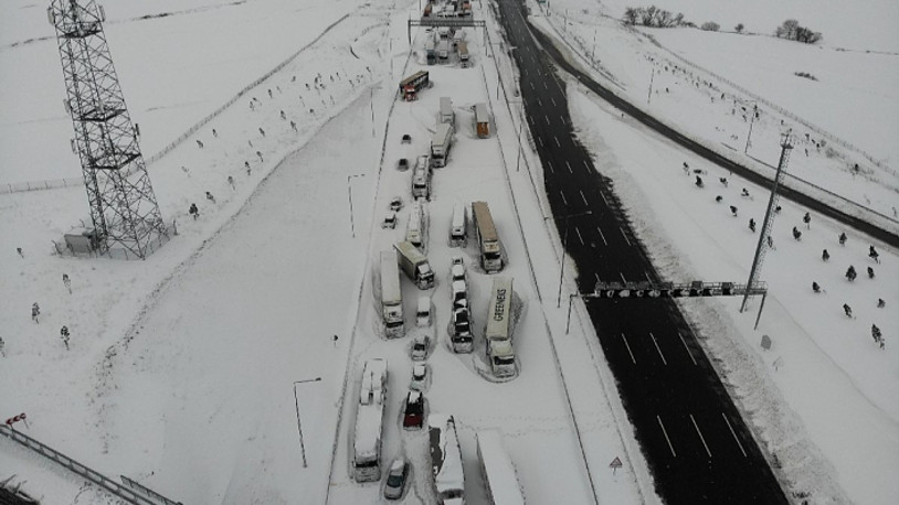 Kuzey Marmara Otoyolu'nda TIR kuyruğu