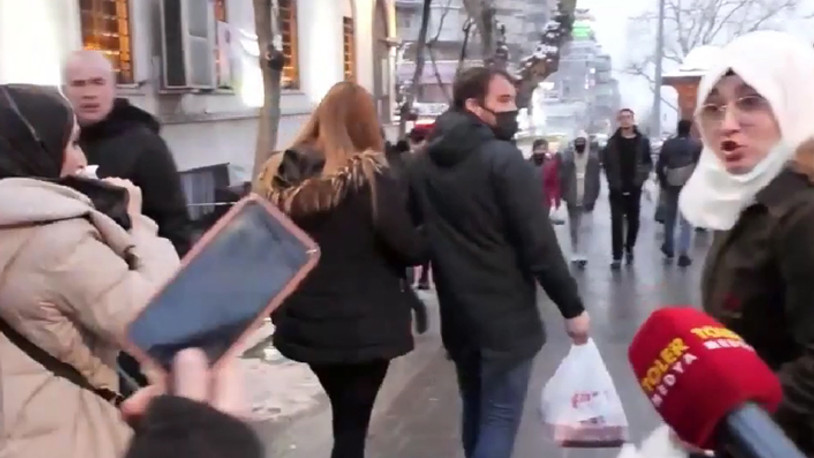 Sokak röportajında gerilim yükseldi: Çileden çıkaran 'telefon' sorusu