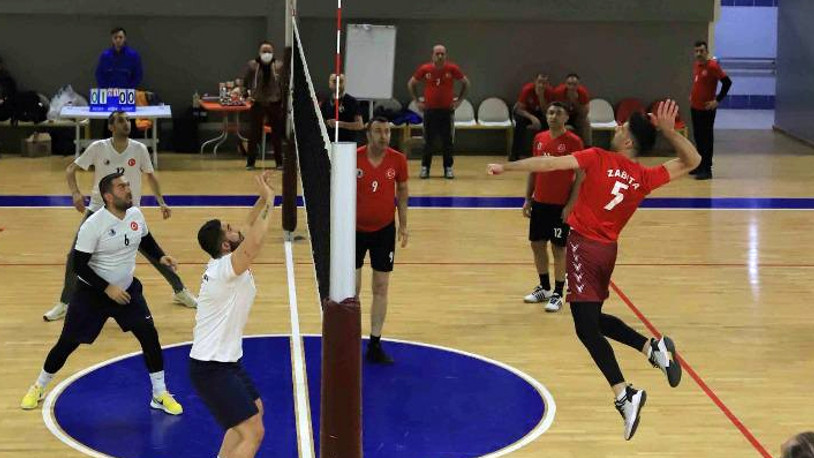 Voleybol turnuvasının şampiyonu Zabıta Müdürlüğü oldu