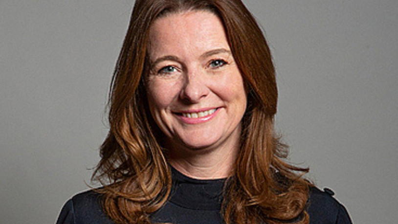 Birleşik Krallık'ta skandalı: Bakan, koronavirüs olmasına rağmen toplantıya devam etti