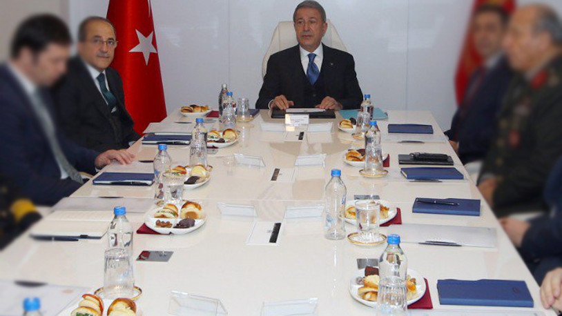 Hulusi Akar'ın sağ kolu AKP'li eski vekil FETÖ toplantısından çıktı