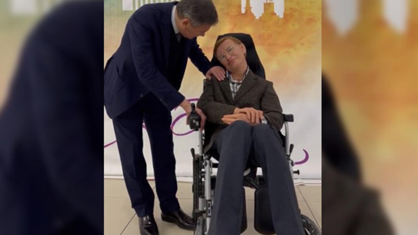 Melih Gökçek ile Stephen Hawking’in balmumu heykeli arasında ilginç monolog