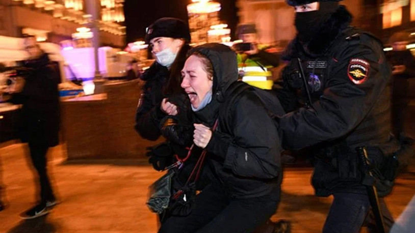 Rusya'da savaş karşıtı gösterilerde çok sayıda gözaltı