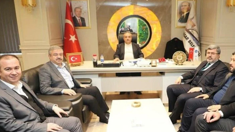 AKP’li başkan makam odasını rekor fiyata yeniletti!