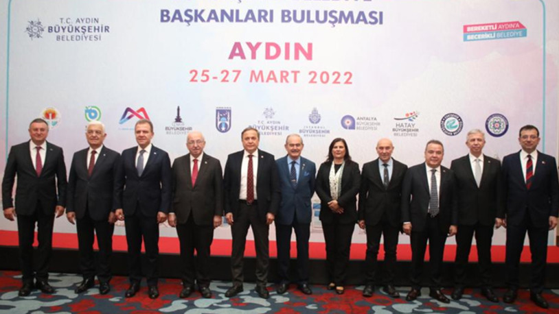 CHP'li büyükşehir belediye başkanları bir araya geldi: Başarıyı genel seçimde de ortaya koyacağız