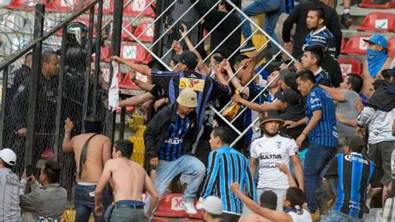 Meksika'da savaş gibi maç: 17 ölü