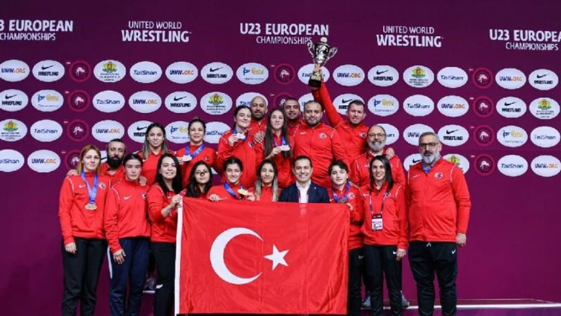 Türk kadını tarihe geçti