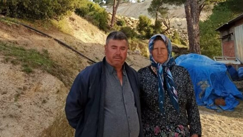 Aydın'daki ailenin başına haftada iki gün taş yağıyor