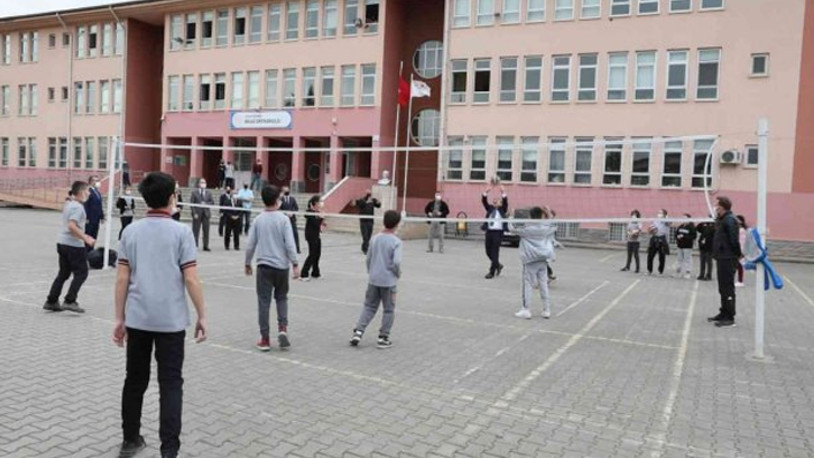 CHP öğrenciler için harekete geçti: Okullarda ücretsiz yemek verilmesi için kanun teklifi