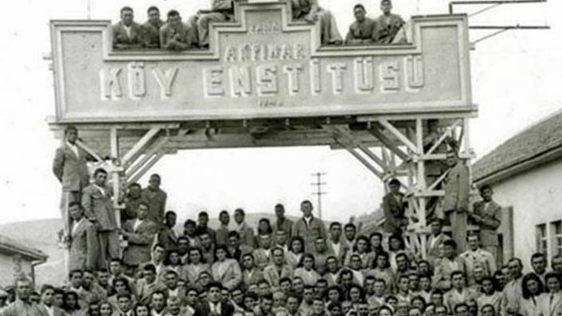 Ders kitabında Köy Enstitüleri için skandal sözler