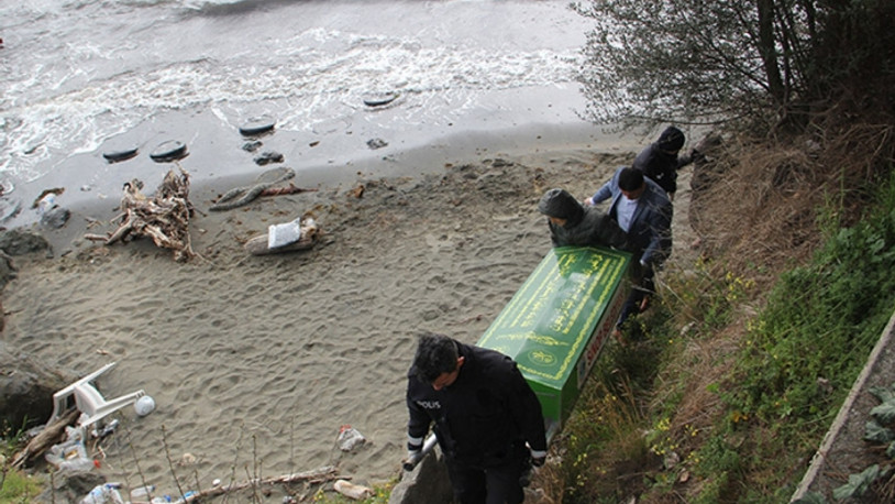 Emekli öğretmen sahilde ölü bulundu