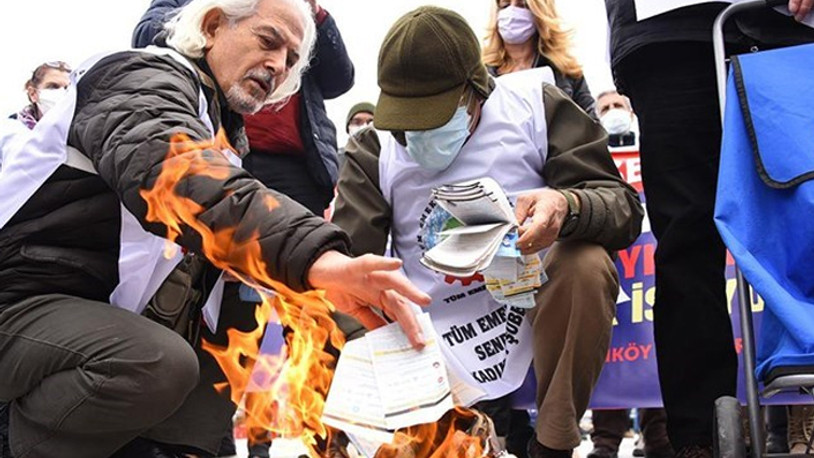 Emekliler maaşlarına ek zam talebiyle Ankara'ya yürüyecek