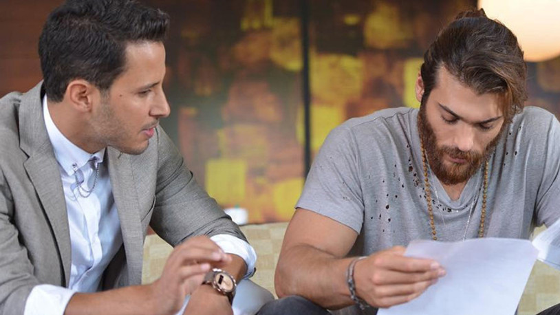 Ünlü oyuncunun yüzünü köpek ısırdı! Neredeyse gözünden oluyordu