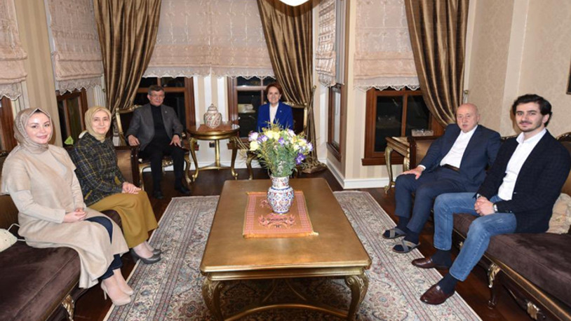 Davutoğlu ailesinden Meral Akşener'e bayram ziyareti