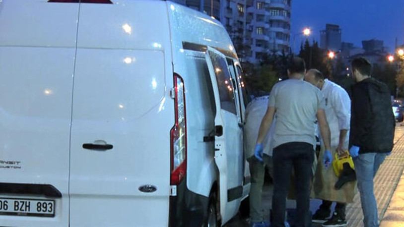 Evinde tabancayla başından vurulmuş halde bulundu