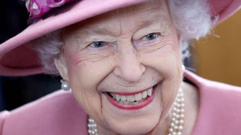 Kraliçe II. Elizabeth'i Singapurlu genç sanatçı canlandıracak