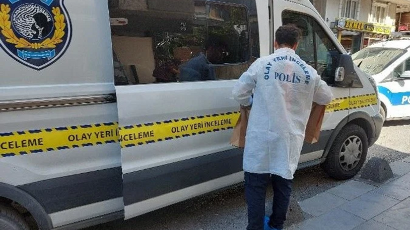 Aksiyon filmi gerçek oldu: Kuyumcu arabasını soydular