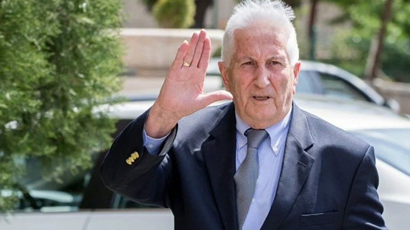 Çevik Bir, hastaneye sevk edildi