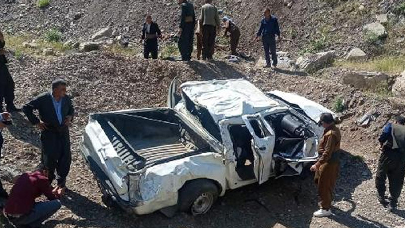 Enerji dağıtım şirketine ait kamyonet şarampole yuvarlandı: 3 ölü, 2 yaralı