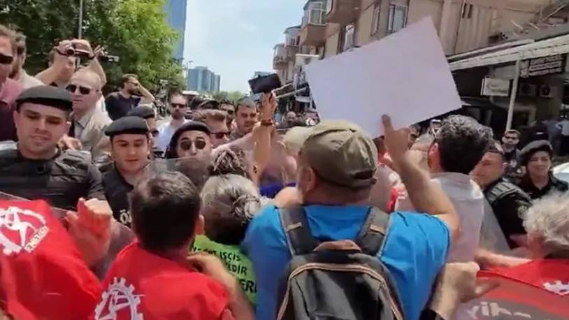 İşten çıkarılan EnerjiSA işçilerinin Sabancı Holding önündeki eylemine polis müdahalesi