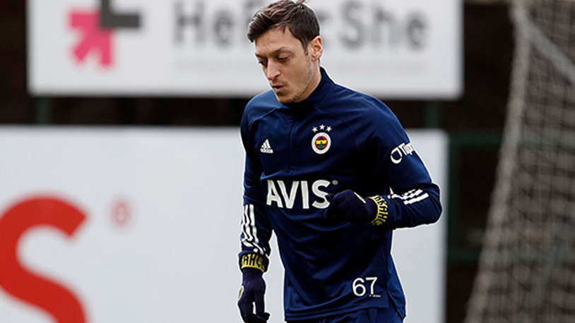 Mesut Özil, Fenerbahçe'yi takipten çıktı