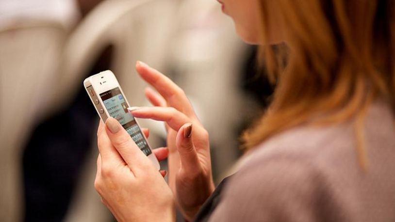 Bilim insanları akıllı telefonlar konusunda temkinli: Beyni olumsuz etkiliyor