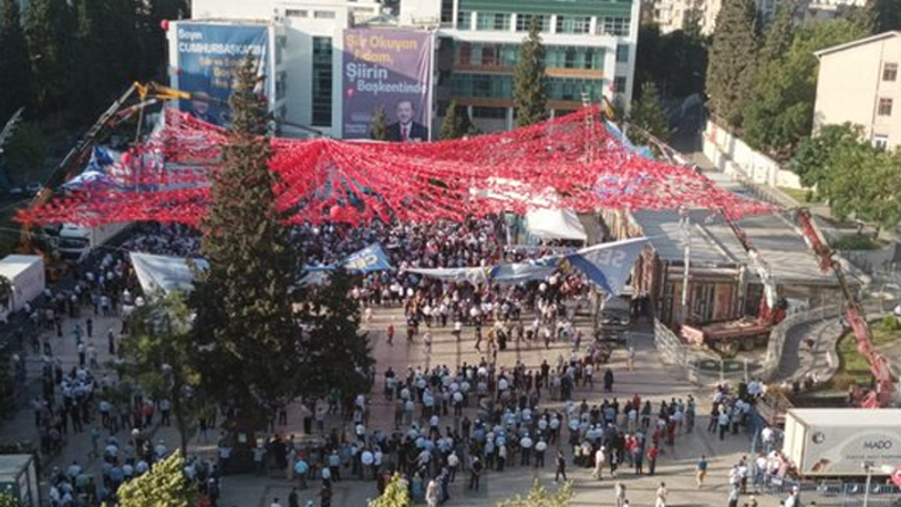 Fehmi Koru: Neden AK Parti lideri dolmamış meydanlara konuşmak zorunda kalıyor? 