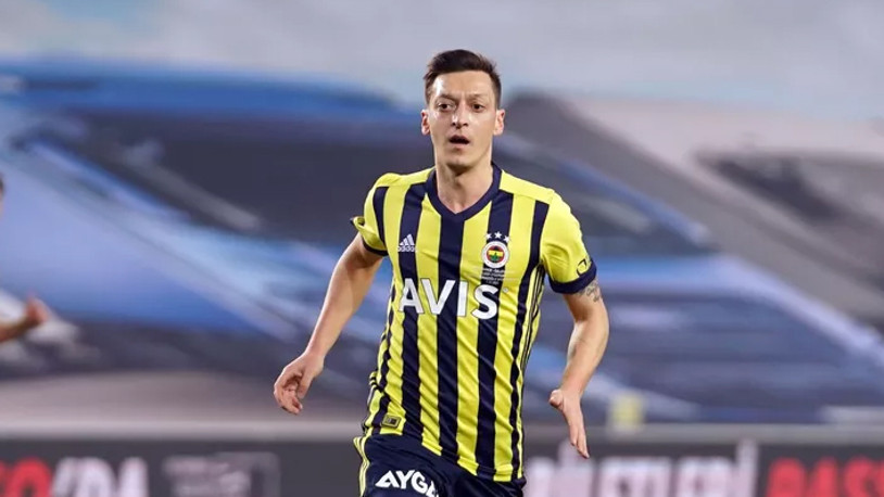 Fenerbahçe'de Mesut Özil ile yollar ayrıldı