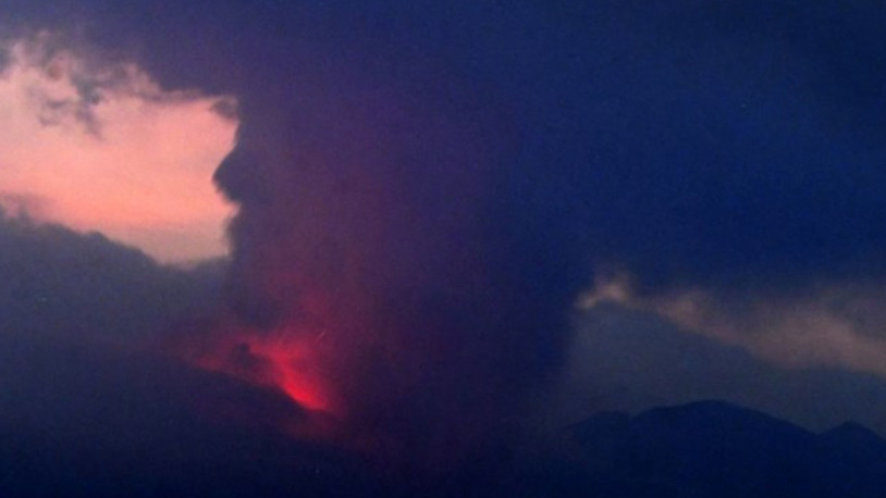 Japonya'da Sakurajima Yanardağı patladı