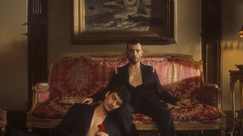 Mabel Matiz'in yeni şarkısı 'Karakol'un klibi sosyal medyada gündem oldu 