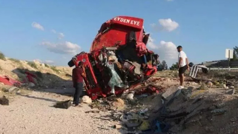 Mersin'de korkunç kaza: 4 kişi hayatını kaybetti