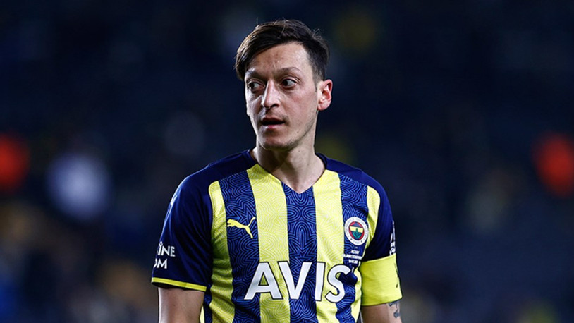 Mesut Özil cephesinden 'Fenerbahçe'den ayrıldı' iddialarına yanıt 