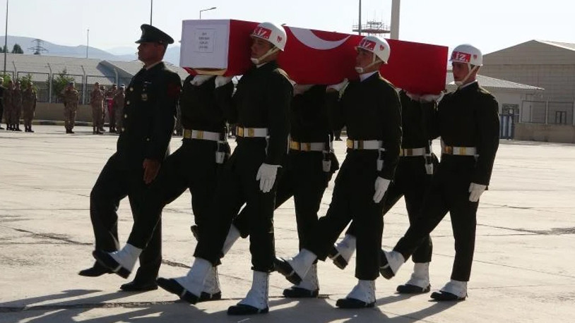 Pençe-Yıldırım şehidi Piyade Uzman Çavuş Remzi Nişan memleketine uğurlandı