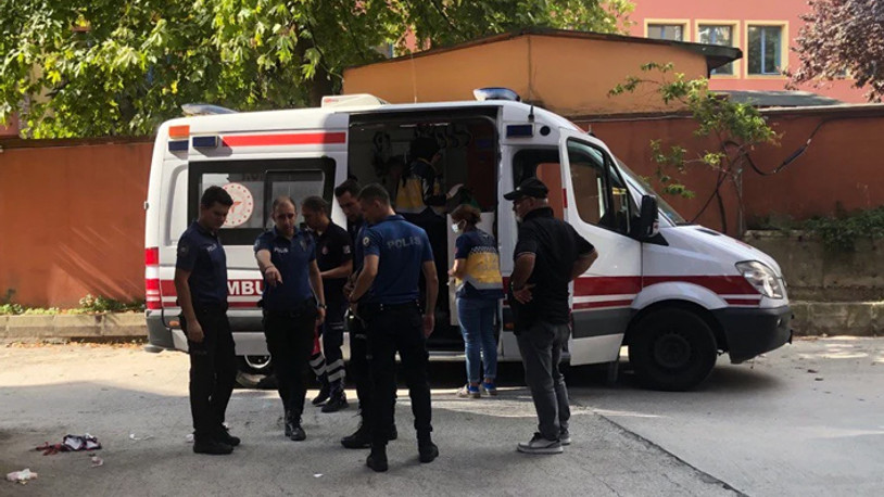 Bakırköy Adliyesi yakınındaki noter önünde bıçaklı kavga