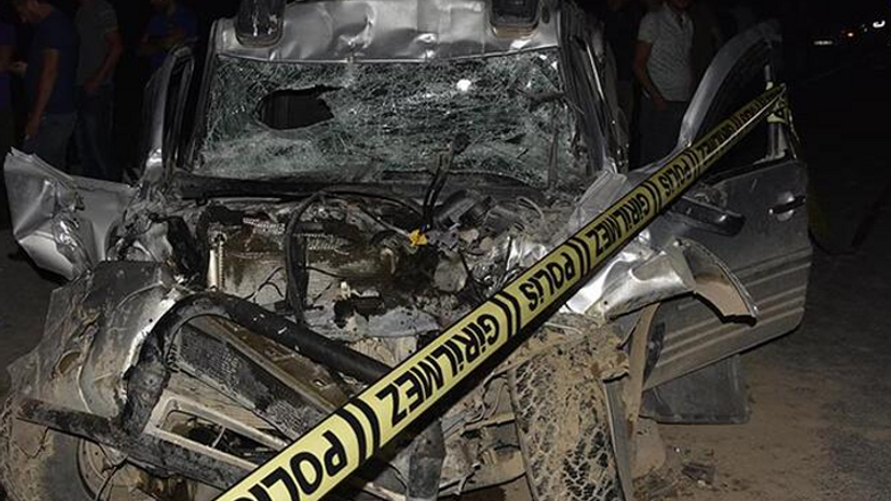 Ehliyetsiz sürücünün kullandığı kamyonet, TIR'a çarptı: 3 ölü