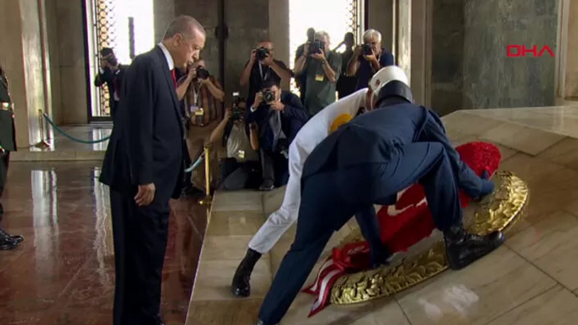 Erdoğan ve YAŞ üyeleri Anıtkabir'de...