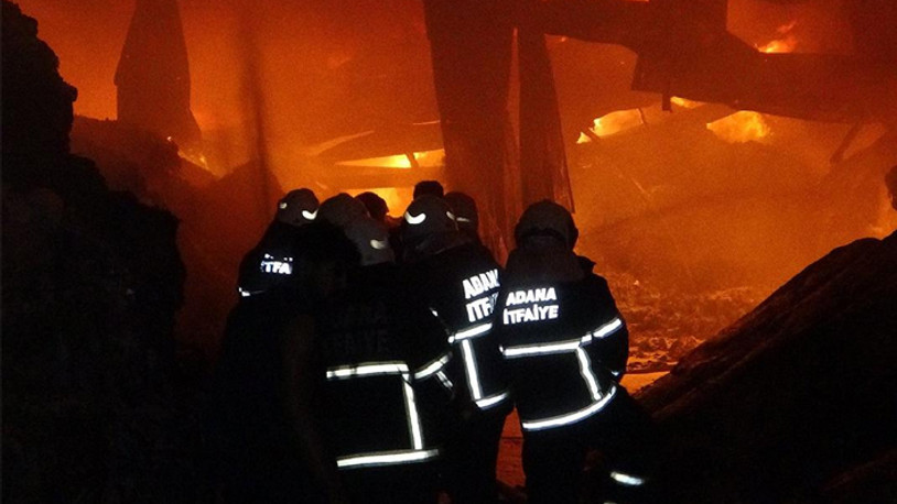 Geri dönüşüm fabrikasında korkutan yangın