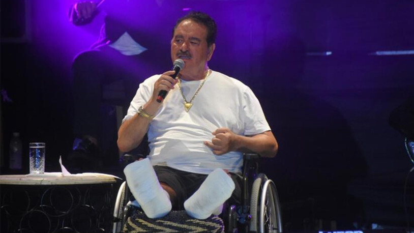 Kaza geçiren İbrahim Tatlıses taburcu edildi, tekerlekli sandalyeyle sahne aldı