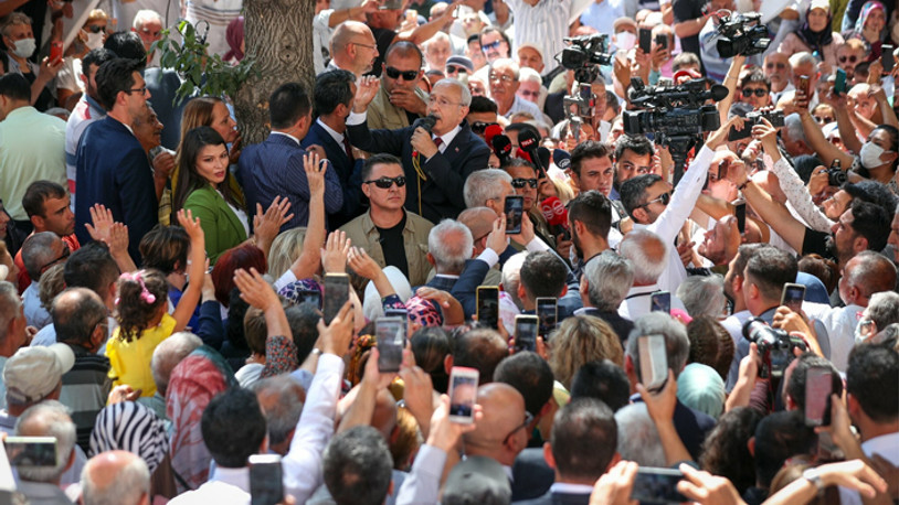 Kılıçdaroğlu, Niğdelilerle çekilen fotoğrafıyla seslendi: Bu adaletsiz düzene son vereceğiz