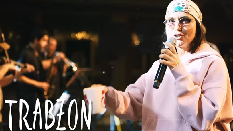 Şevval Sam'dan "Şampiyon Trabzonspor" şarkısı 