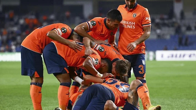 Başakşehir, Fiorentina'yı 3 golle yıktı